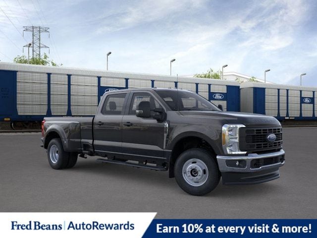 2026 Ford F-350 Super Duty XL's photo