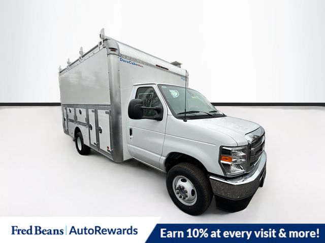 2026 Ford E-Series Cutaway Base