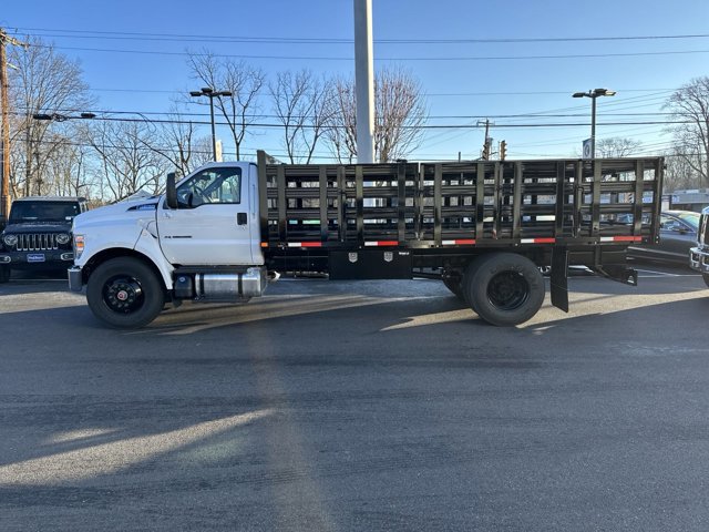 2024 Ford F-650 Base photo 2