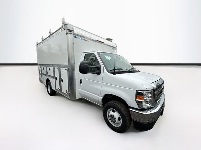 2026 Ford E-Series Cutaway Base's photo