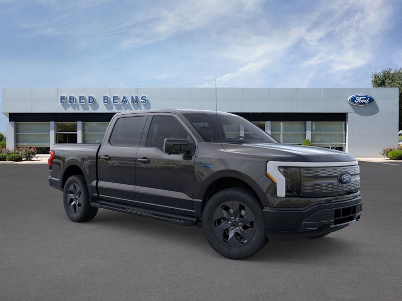 2025 Ford F-150 Lightning Lariat's photo