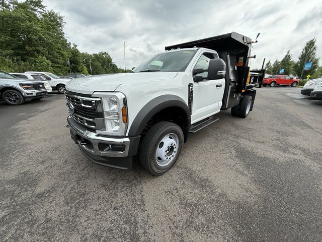 2025 Ford F-550 Super Duty Chassis Cab XL's photo