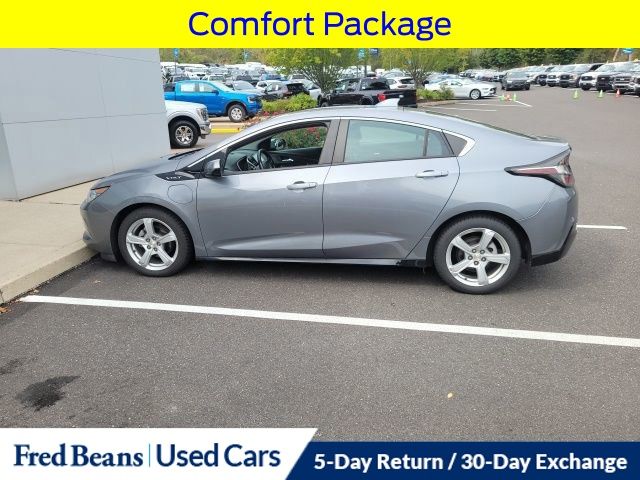 2018 Chevrolet Volt LT photo 2