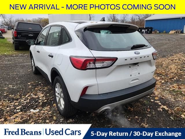 2022 Ford Escape S photo 3