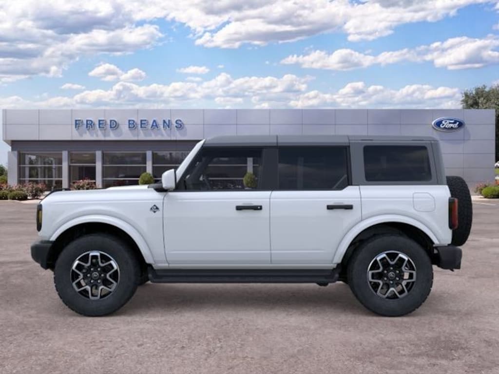 New 2026 Ford Bronco Outer Banks SUV