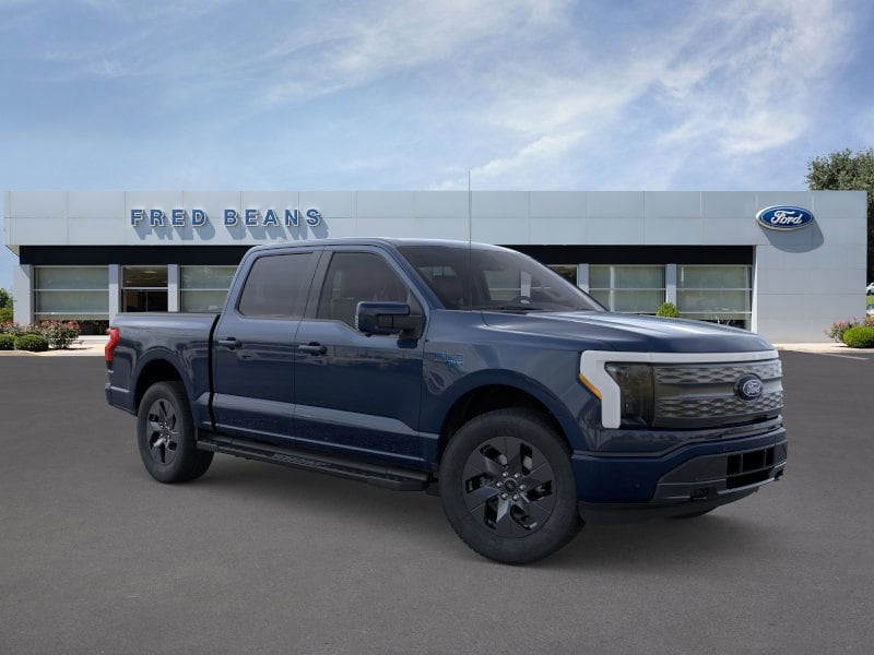 2025 Ford F-150 Lightning Lariat's photo