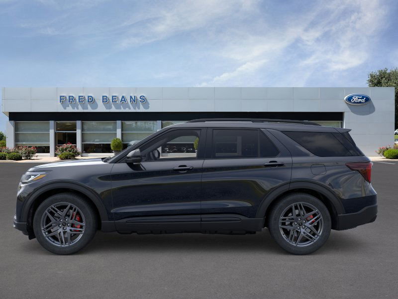 2025 Ford Explorer ST photo 4
