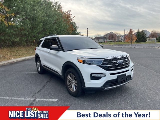 2022 Ford Explorer XLT's photo