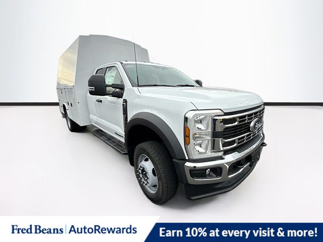 2026 Ford F-550 Super Duty Chassis Cab XL's photo