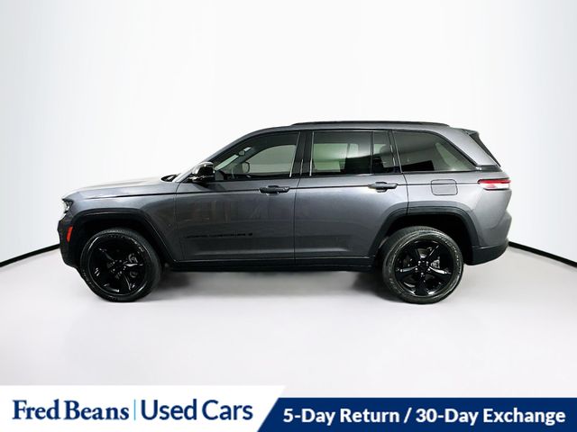 2023 Jeep Grand Cherokee Altitude photo 2