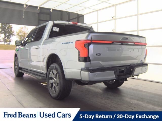 2024 Ford F-150 Lightning Lariat photo 3