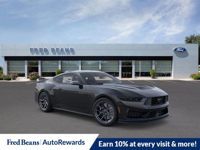 2025 Ford Mustang Dark Horse's photo