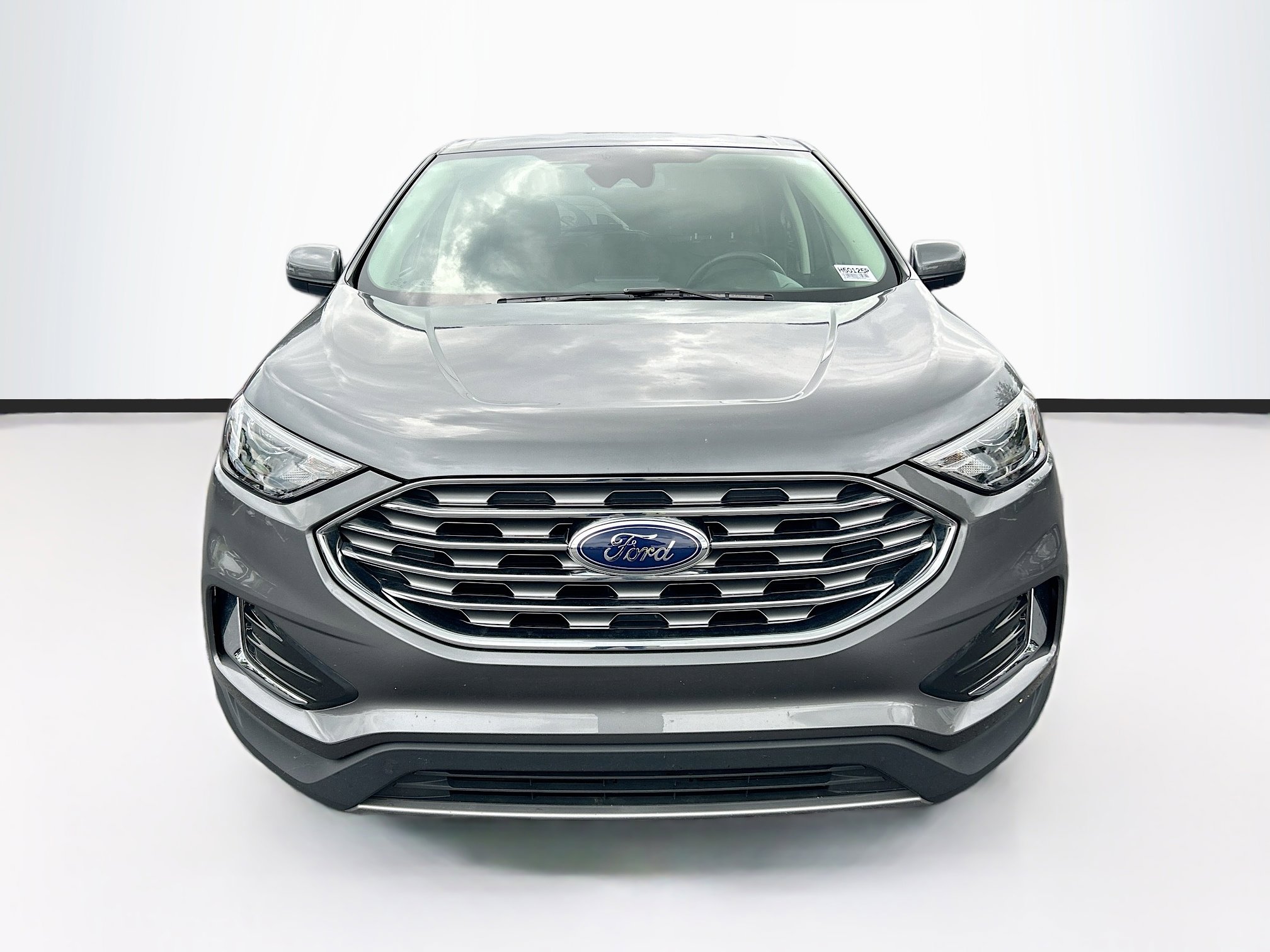 2022 Ford Edge SEL photo 2