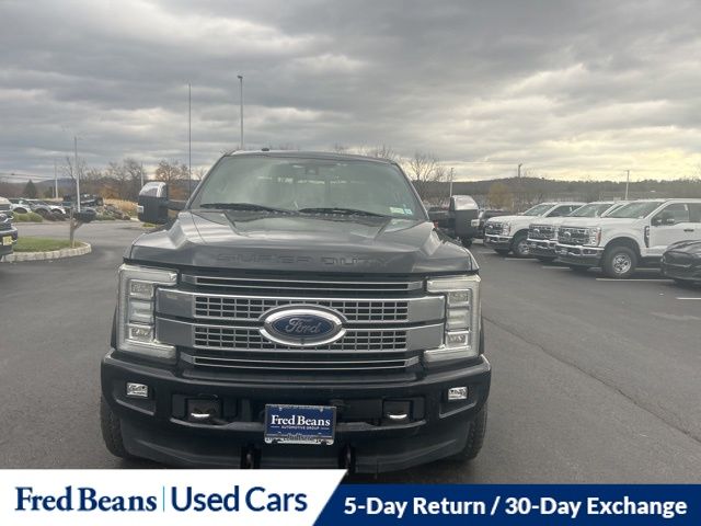 2017 Ford F-250 Platinum photo 2