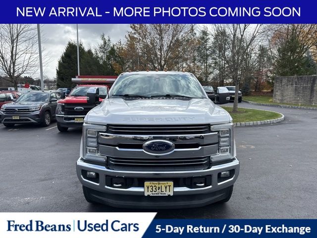 2017 Ford F-250 Lariat photo 2