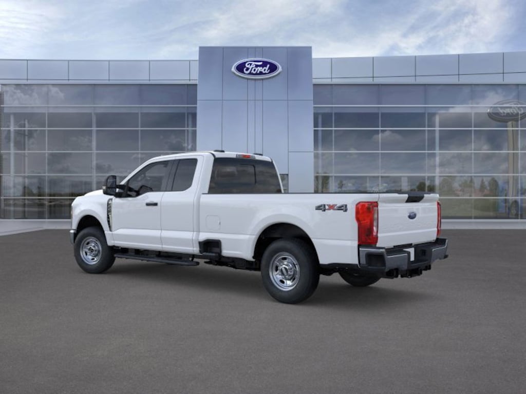 New 2025 Ford Super Duty F-350 SRW SCAB 2025 FORD F-350 XLT SUPER CAB 164 WB 4WD HD