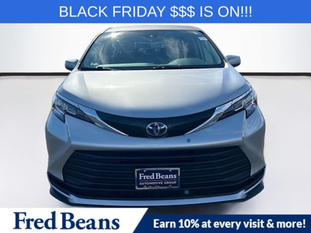 Used 2023 Toyota Sienna LE 8 Passenger Van Passenger Van