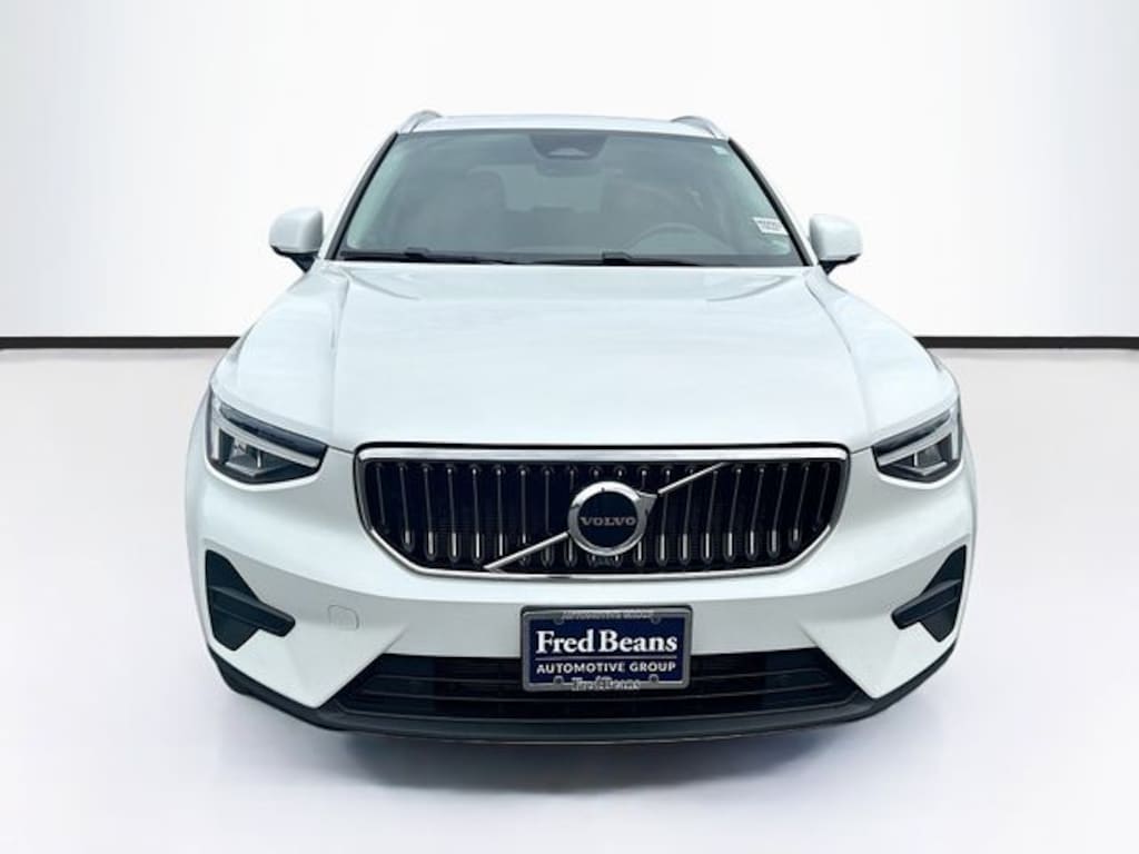 Used 2025 Volvo XC40 B5 Core Bright Theme SUV