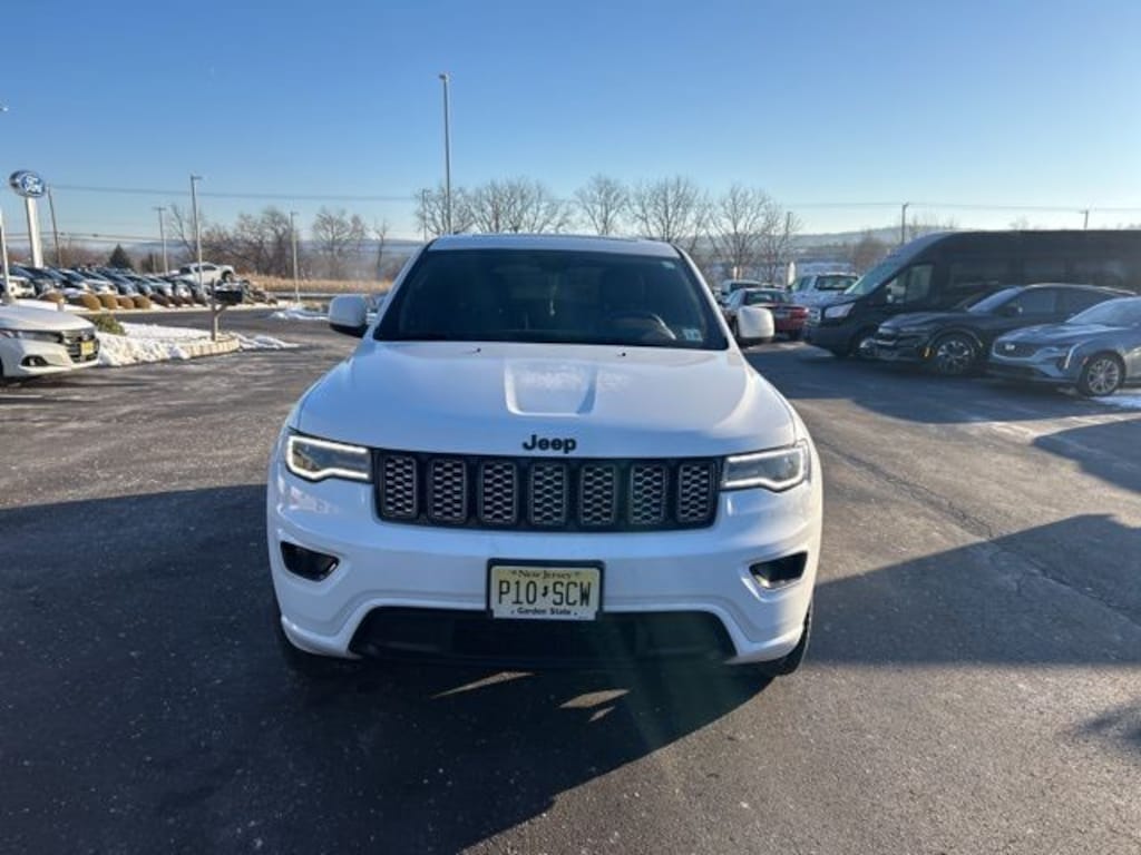 Used 2021 Jeep Grand Cherokee Laredo SUV