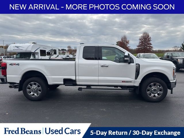 2023 Ford F-250 Lariat photo 3