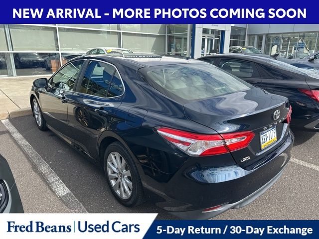 2018 Toyota Camry LE photo 4