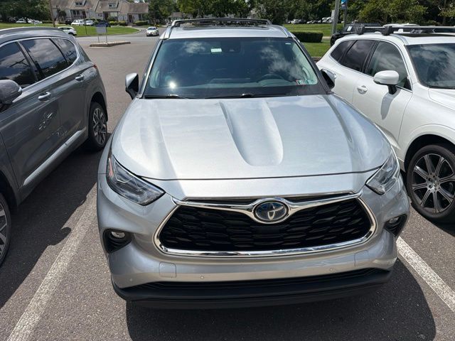 2023 Toyota Highlander Limited - Photo 17