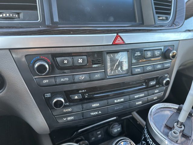 2016 Hyundai Genesis Base - Photo 19