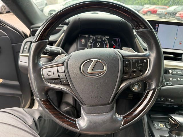 2019 Lexus ES 350 - Photo 25