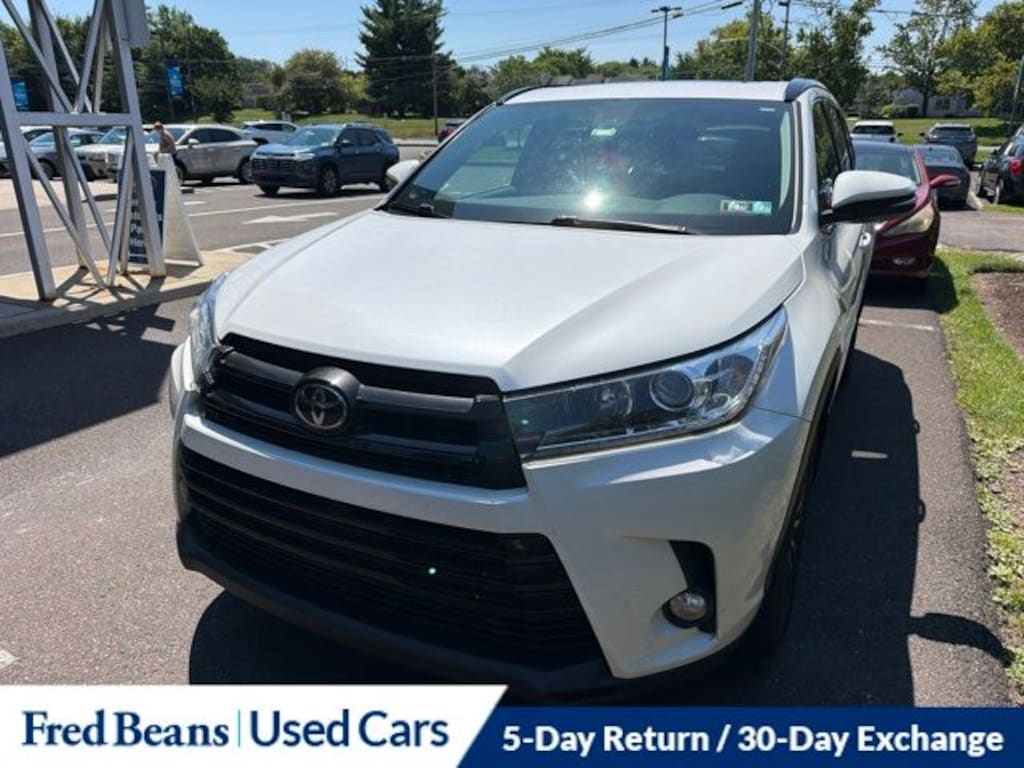Used 2017 Toyota Highlander SE SUV