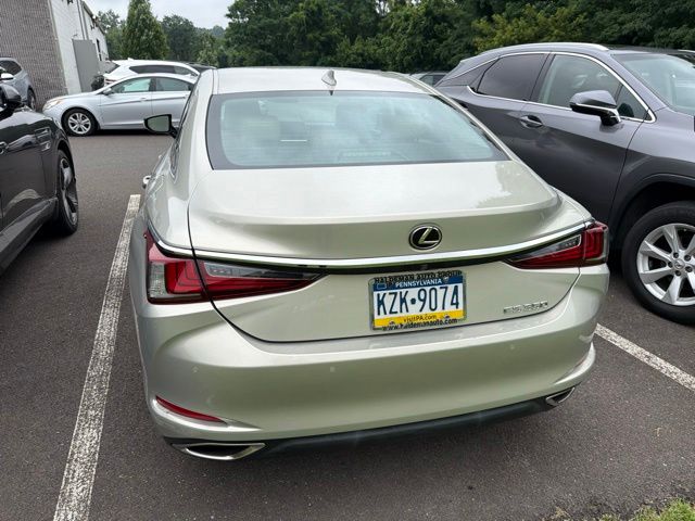 2019 Lexus ES 350 - Photo 9