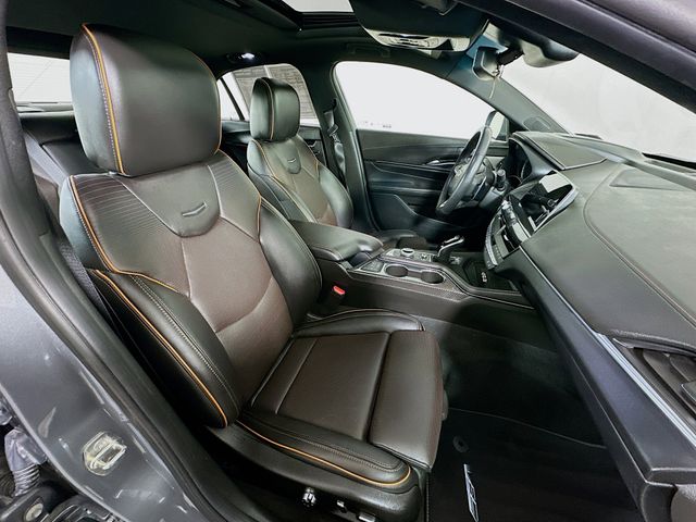 2021 Cadillac CT4 V-Series - Photo 35