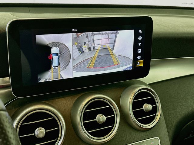 2022 Mercedes-Benz GLC GLC300 - Photo 17
