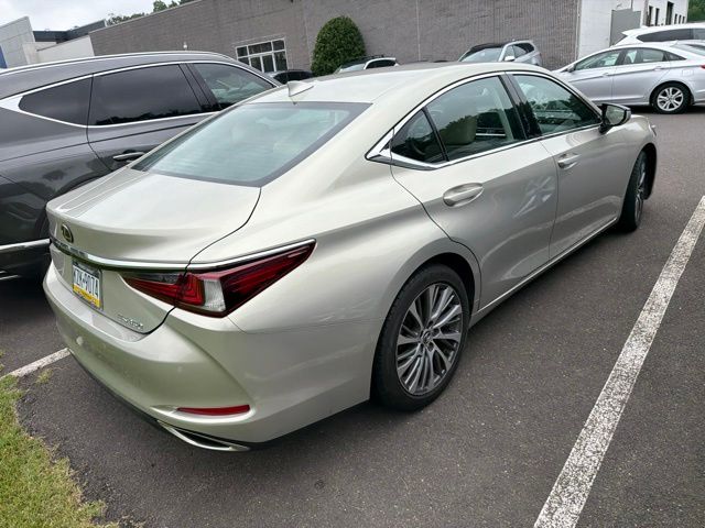 2019 Lexus ES 350 - Photo 13