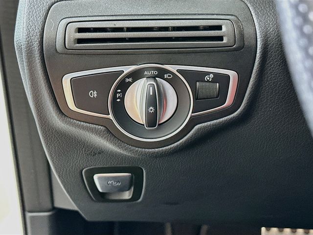 2022 Mercedes-Benz GLC GLC300 - Photo 13