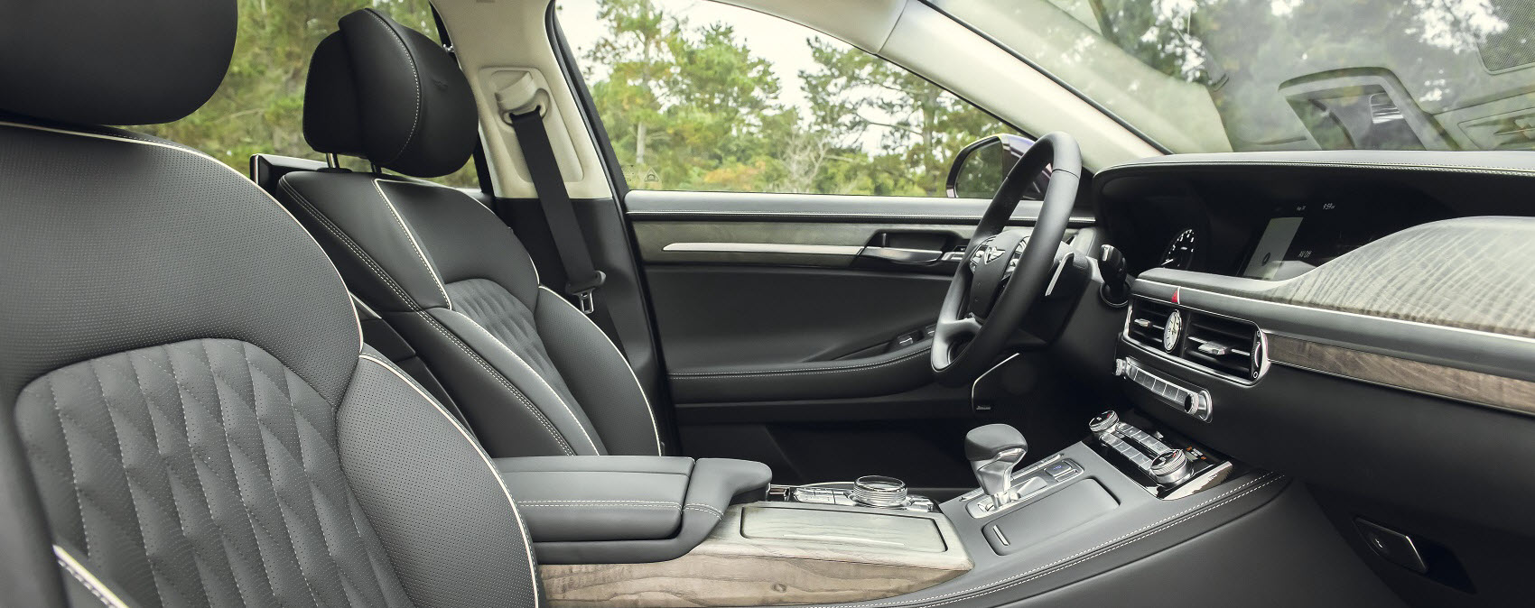 2020 Genesis G90 Interior Seats with Dashboard