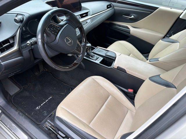 2019 Lexus ES 350 - Photo 18