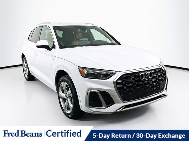 2022 Audi Q5 Premium Plus's photo