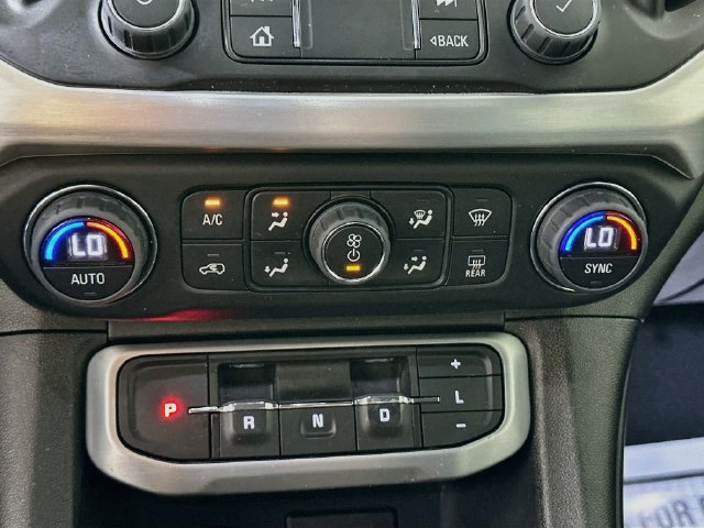 2022 GMC Acadia SLE - Photo 19