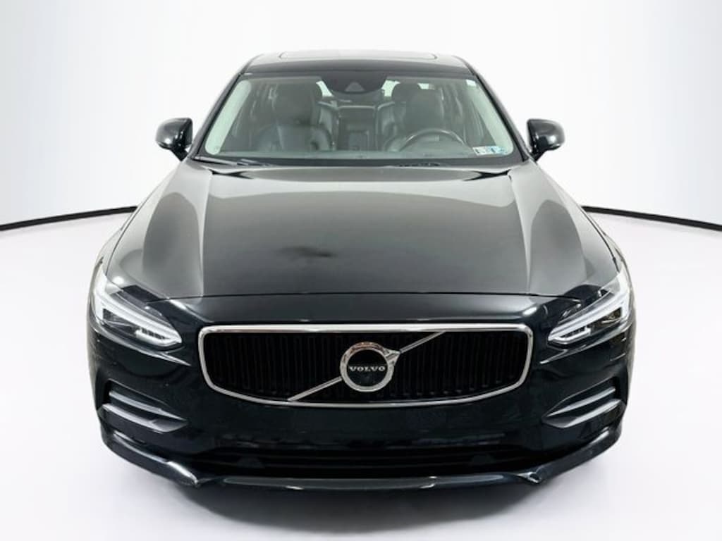 Used 2019 Volvo S90 T6 Momentum Sedan