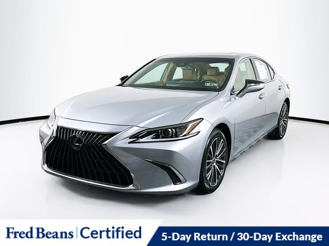2023 Lexus ES 300h photo 3