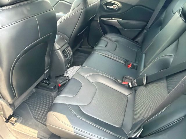 2022 Jeep Cherokee Latitude Lux - Photo 19