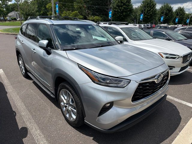 2023 Toyota Highlander Limited - Photo 14