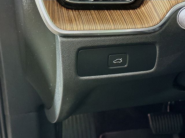 2023 Volvo XC60 Plus - Photo 13