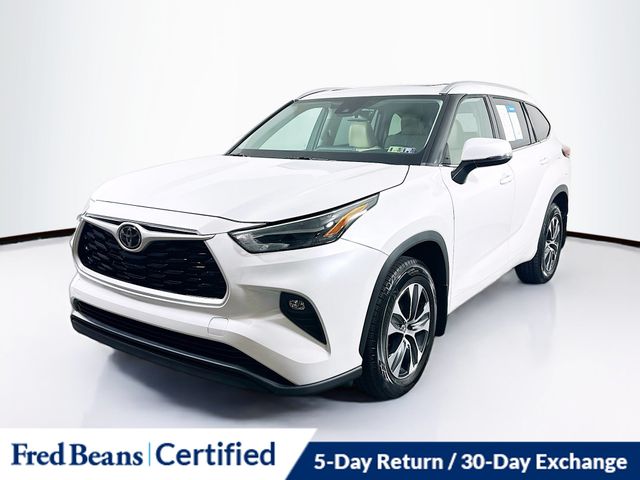 2022 Toyota Highlander XLE photo 3