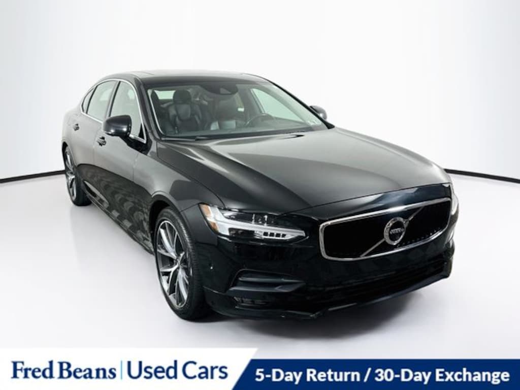 Used 2019 Volvo S90 T6 Momentum Sedan