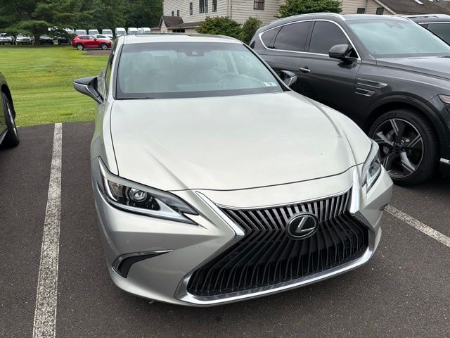 2019 Lexus ES 350 - Photo 17