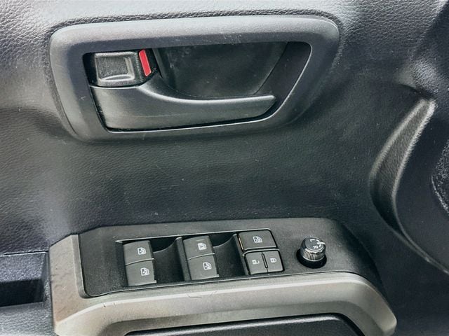 2020 Toyota Tacoma SR5 - Photo 22