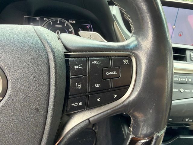 2019 Lexus ES 350 - Photo 27