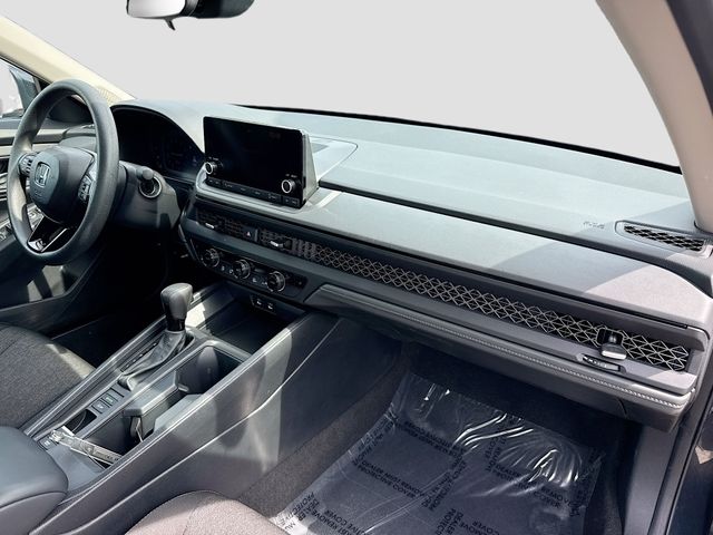 2025 Honda Accord SE - Photo 31