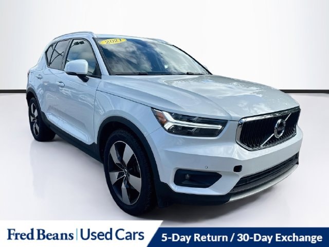 2021 Volvo XC40 Momentum